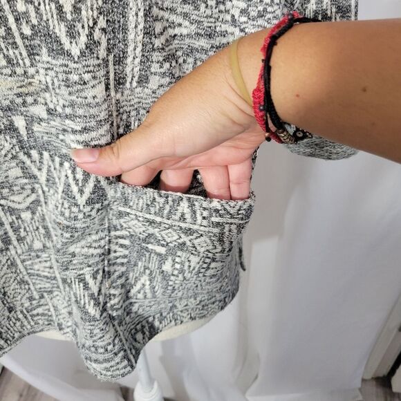 Forever 21 oversized knit top - Picture 5 of 10